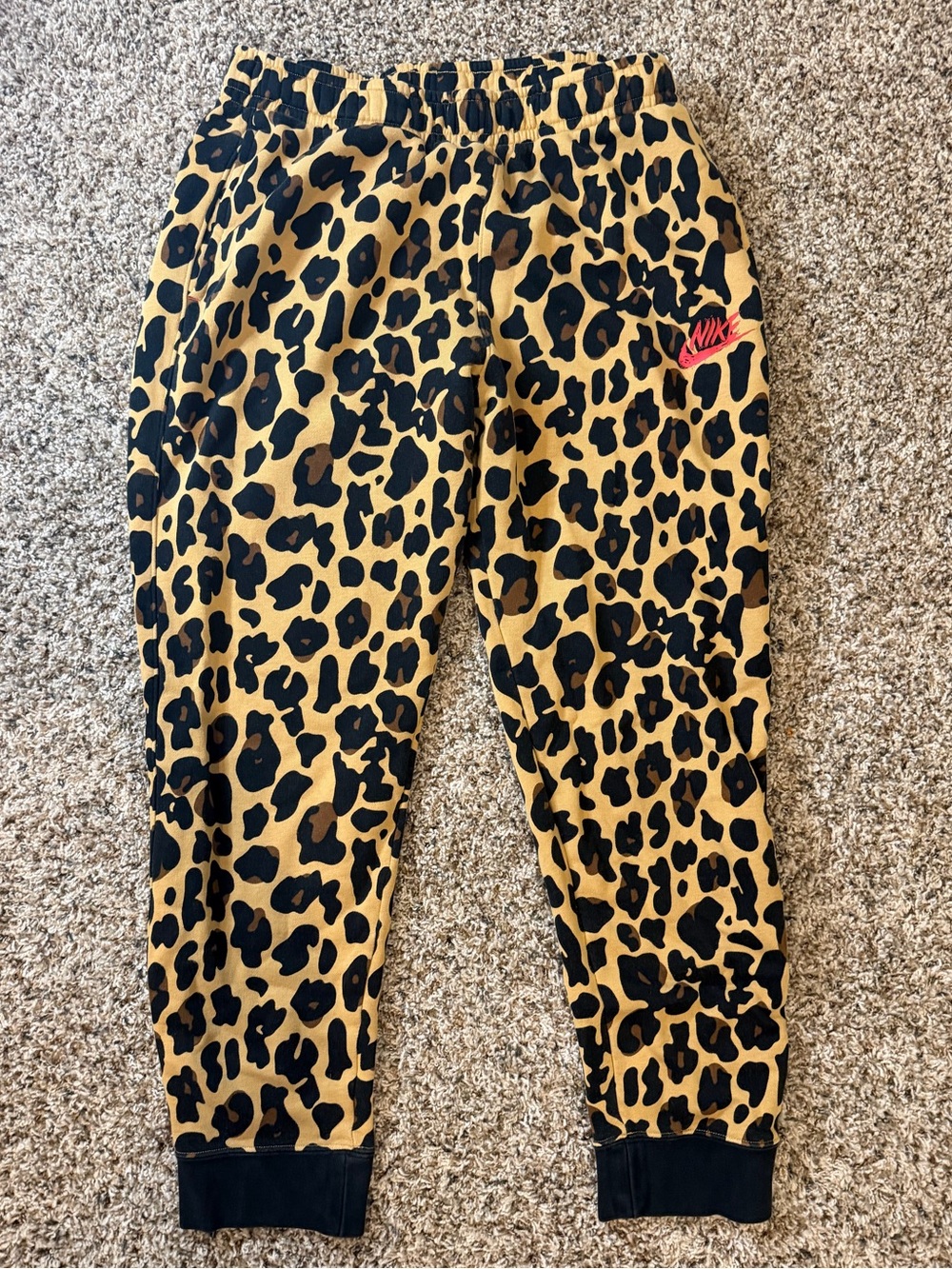 Nike Sportswear Men’s Leopard Tapered Club Fleece Sweatpants Size L NEW w/o tags